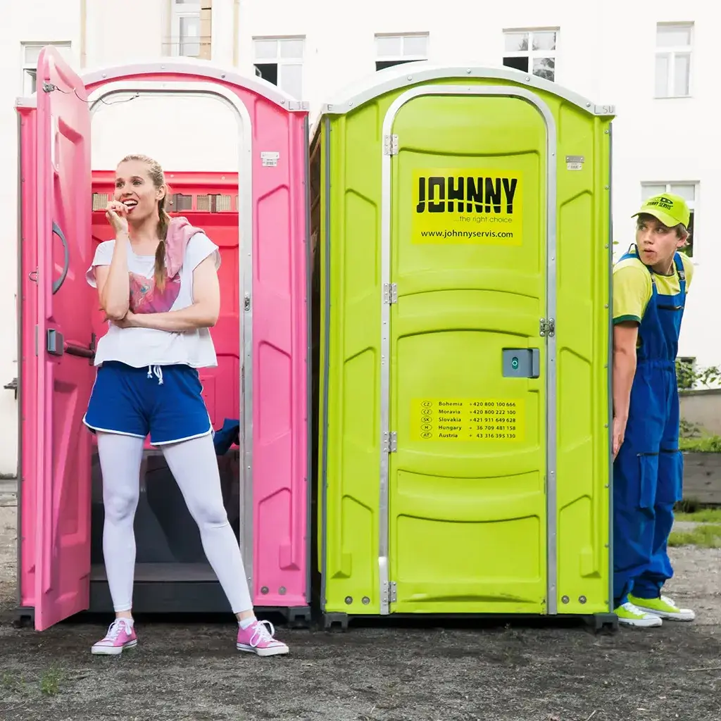 JOHNNY SERVIS - mobilní WC, toalety a oplocení